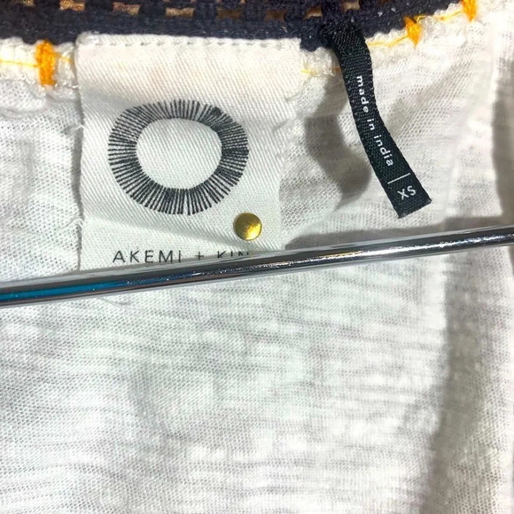 Anthropologie Akemi + Kin Peasant Embroidery Boho Top - Picture 5 of 5